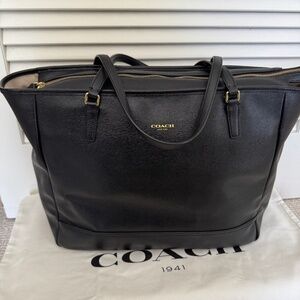 Coach Saffiano Large Leather City tote Bag in Black